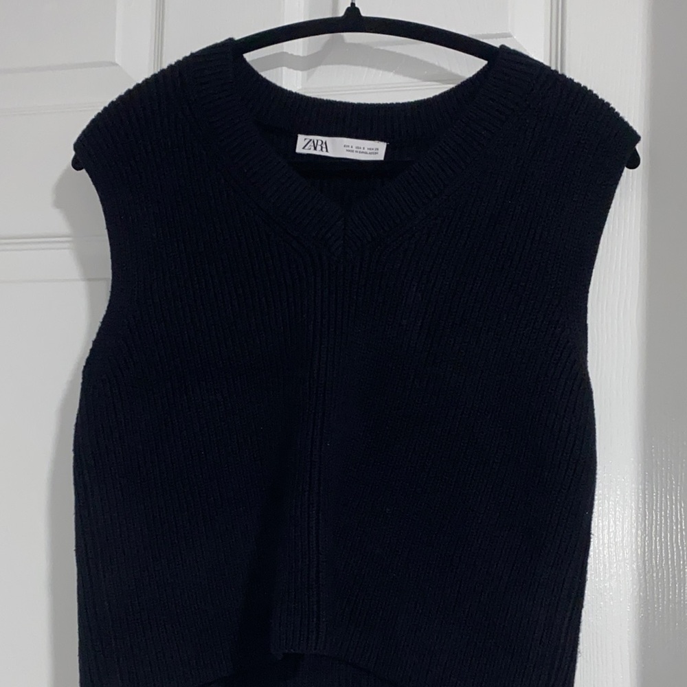 Zara Women's V-Neck Black Sweater Vest
